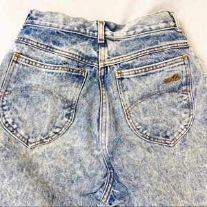 Vintage CHIC Tapered Leg Acid Wash Jeans. Size 9